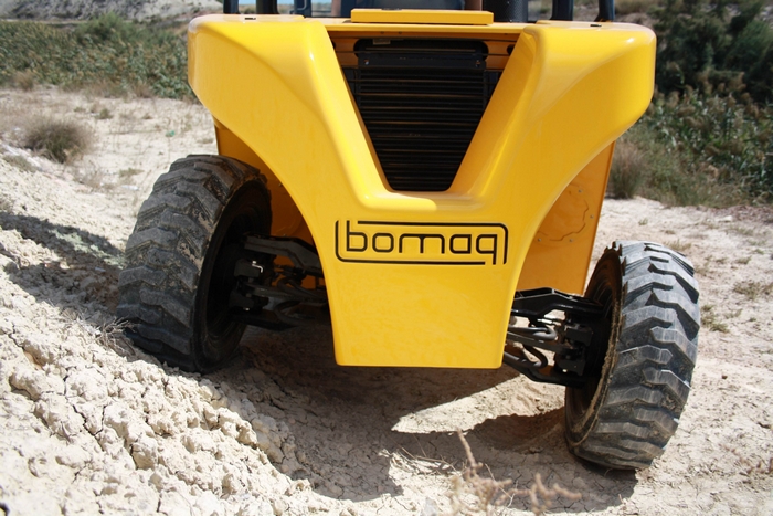 Bomaq pure rough-terrain forklifts. Click images for larger view
