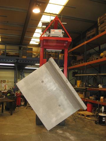Little Giant suction clamp attachment for concrete or metal slabs