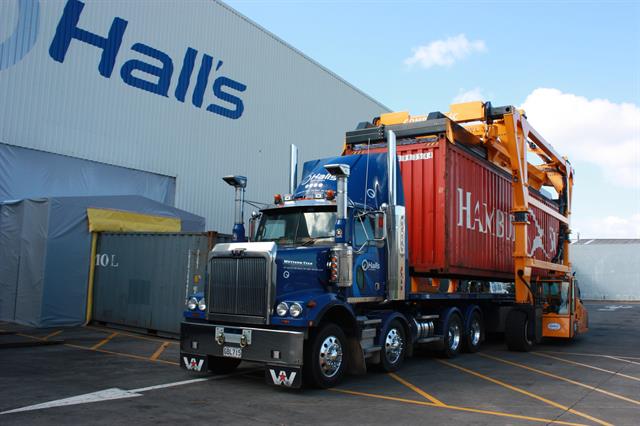 Combi-SC unloading from a truck