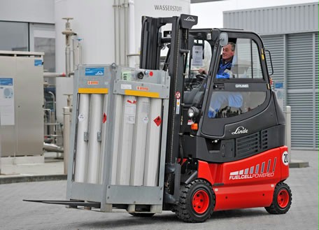 Two fuel-cell trucks from Linde MH are now in use at the Linde Gas Division in Pullach, Germany.