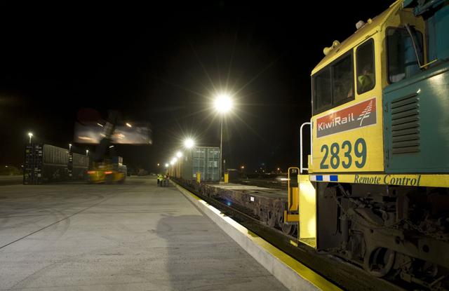 This week saw the arrival of the first train at Wiri on the newly completed rail link between the Port of Auckland and the Wiri Inland Port.