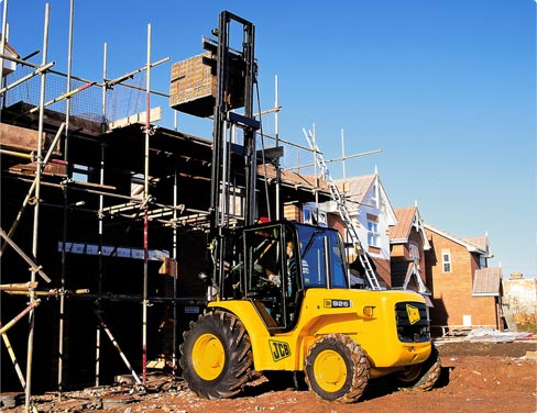 A JCB926 rough-terrain forklift.