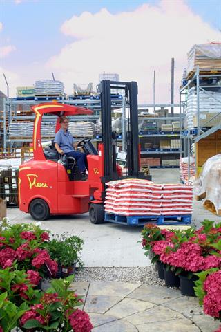 Flexilift Australia offers the market accredited forklift training.