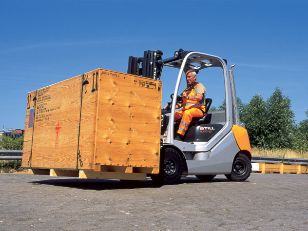 Still's hybrid RX70 forklift