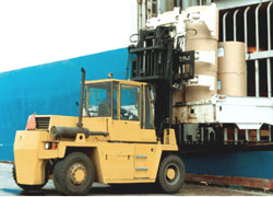 Cascade's 1- & 2-Stack Tower Clamp can handle two to eight paper rolls.