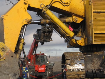 NTP's Manitou MHT10225 cylinder handler at work