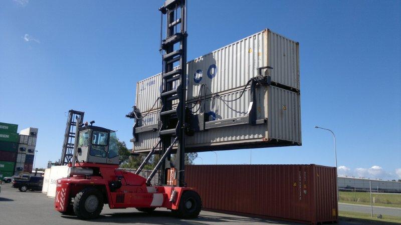 Globequip's Kalmar DCT100-45 E7 at Chalmer's Container Park, Brisbane