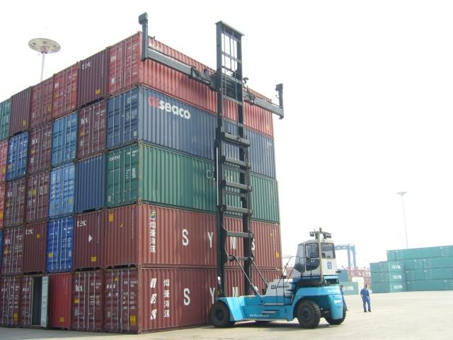 Konecranes' fourth Chinese factory assembles container handlers, reach stackers and heavy forklifts.