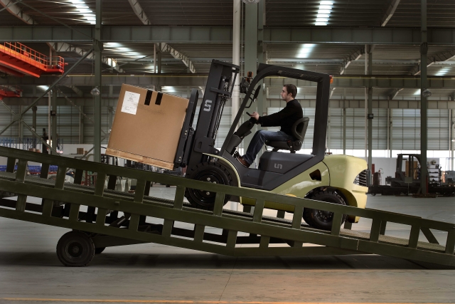 UN Forklift’s new diesel forklift trucks