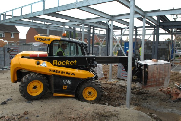 The 515-40 model is 1.8 metres high, 2.97 metres long and weighs less than 3.5 tonnes.