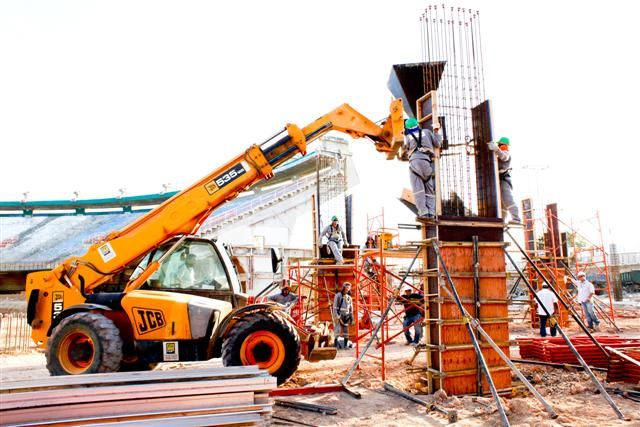 Loadall telehandlers are working to extend the Governador Plácido Castelo Stadium, which will host six games at the FIFA 2014 World Cup.