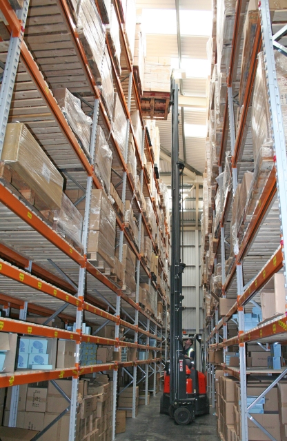 One of Aisle-Master's articulated forklifts at work in the Blue Print UK distribution centre in the south-east of England. Click for larger image.