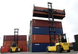 Hyster claims to be the first materials handling equipment manufacturer to offer a full range of Tier 4i/Stage IIIB-compliant equipment for ports, terminals and heavy industry.