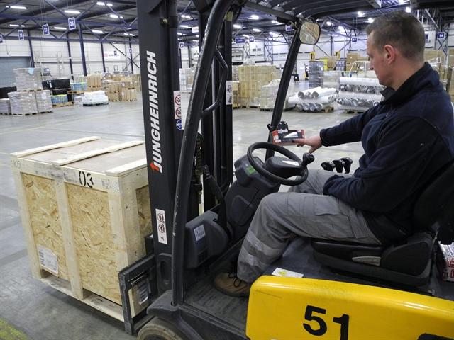 The RAVAS mobile scales and the Cubetapes integrated in DB Schenker Logistics' WLAN system has boosted the company's productivity.