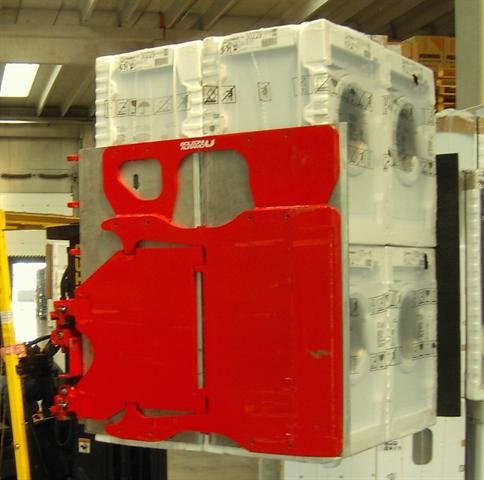 A clamp fitted with Force-Matic V4 assures damage-free handling, click for larger view.