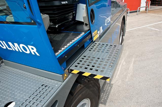 Bulmor Lancer has introduced a very clever access platform designed for all sideloaders with capacities of 10 tons or more. Click for larger view