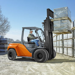 TMHE completes the Toyota Tonero family of IC counterbalance forklifts with the launch of its new Tonero 3.5-8.0 T range at CeMAT