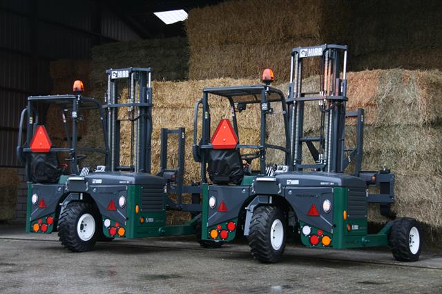 The two Moffett M4 ProFutureTM truck-mounted forklifts delivered to van den Eerenbeemt Fourage BV.