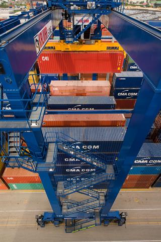 The cranes have the capability of handling 7+1 wide with 1-over-6 high stacking and a maximum lift capacity of 41 T.