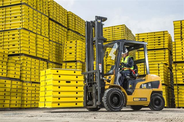 The Harsco order comprises 40 new DP30N 3T diesel counterbalance trucks and three larger DP50N 5T diesel counterbalance trucks.