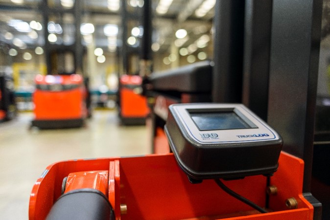 Improve fleet efficiency, minimise damage, and benefit from a complete solution for access control and fleet management with TruckLOG. Click for larger image.