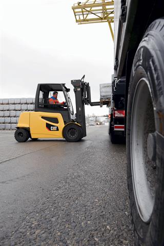 The new Cat® EP40-50 as strong as an IC truck. Click for larger view.