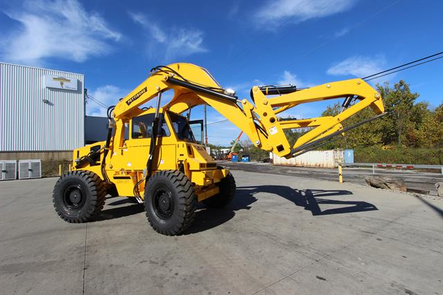 A 2014 Pettibone Cary-Lift 154 pipe handler in the H&K rental fleet.