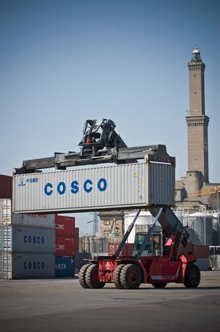 Marangoni has developed a range of Marix retreads specifically designed for industrial machinery used to handle materials and containers in ports and logistics hubs.