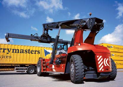 The new Kalmar reachstackers will be added to their fleet of as of mid-November 2014.