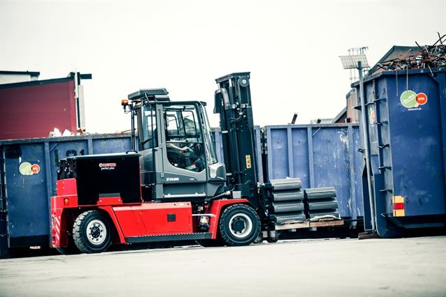 Kalmar's counterbalanced ECG50-90 forklift rewrites the electric forklift landscape with a heavy-duty electric forklift truck.