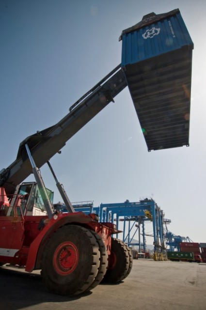 Marangoni retread tyre for industrial equipment