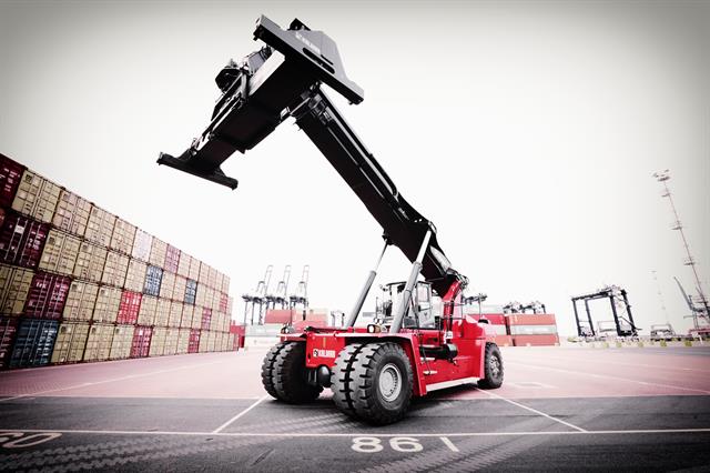 The fifth-generation Gloria (DRG450) reach stacker.