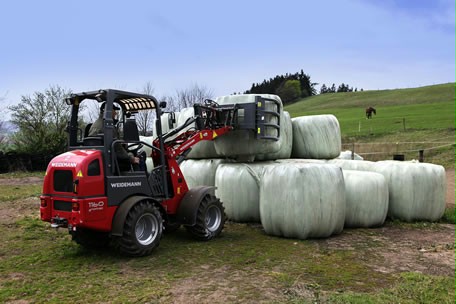 The eHoftrac's traction motors and inverters are from a Linde reach truck.