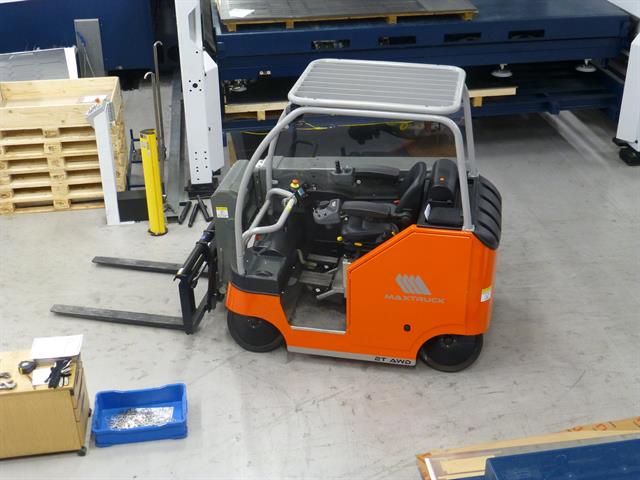 MaxTruck 2T Counter Balance Truck with 360° 4-way possibilities