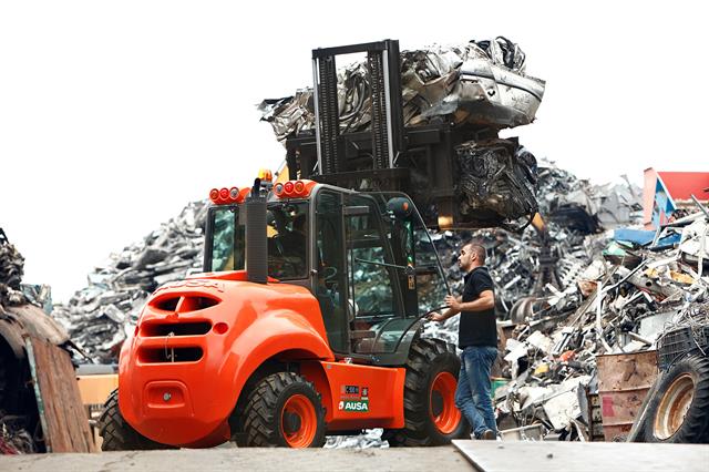 The AUSA C 500 H provides maximum performance whilst taking up minimum space.