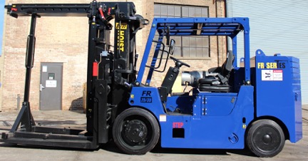 The extendable frame provides additional capacity when needed to give operators the versatility to lift and transport a variety of heavy machinery or other heavy loads.