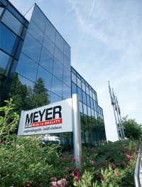 Fit for Full Service at the CeMAT in Hanover
