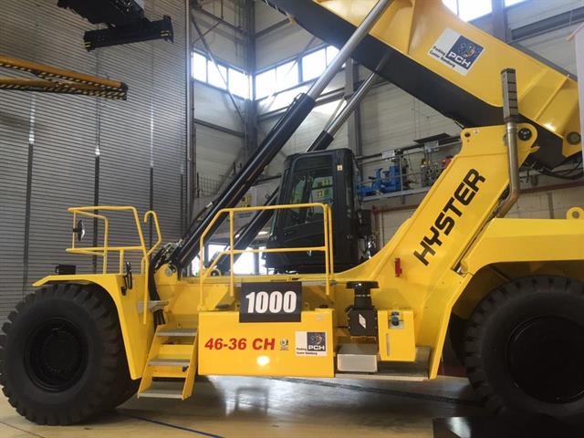 The 1,000th Hyster reach stacker.