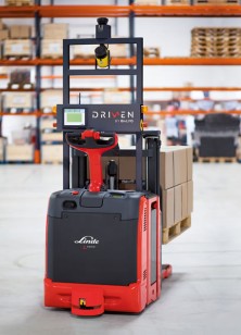 The newly launched robotic stacker Linde L-MATIC L HP.