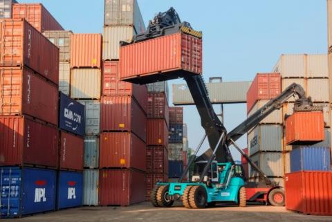 Both reach stacker and empty container handler have been manufactured at the Konecranes production facility in Sweden.
