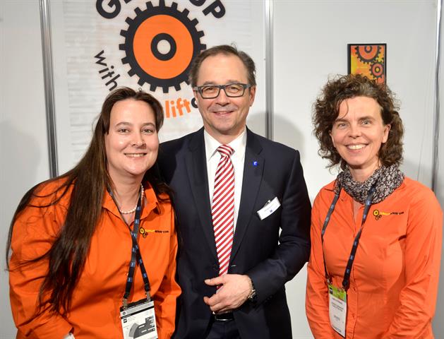 CeMAT's Wolfgang Pech with Yvette O'Connor and Ann Hofmans from Forkliftaction.com