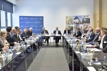 Dr. Andreas Gruchow, member of the managing board at Deutsche Messe, announces the lead theme for CeMAT 2016: