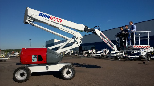 Dinolift boom lift offers versatility