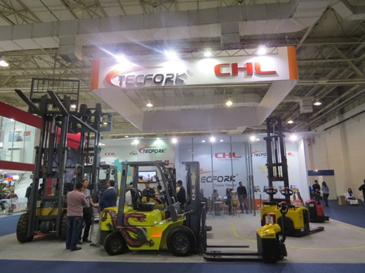CHL's 120 square meter booth. The NEW CHL IC trucks and Electric products at good prices were very attractive to visitors.