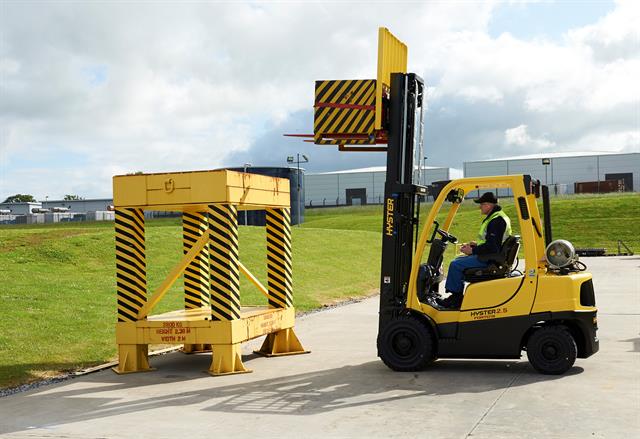 Hyster 2.5 Fortens LPG. All Hyster products go through rigorous testing.