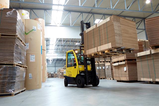 Hyster H2.5FT Fortens LPG being utilised for paper handling