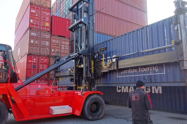 Hyster develops Checker Device for efficient container inspection