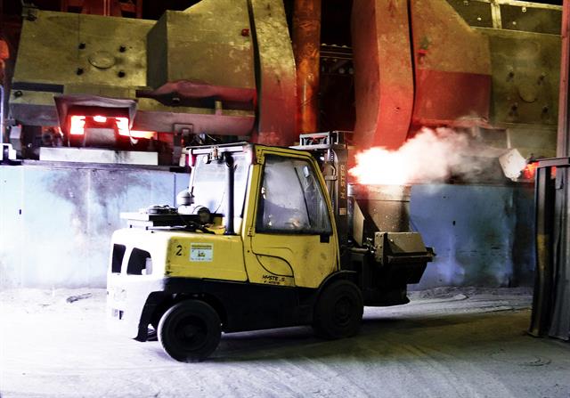 H5.5FT forklift in action at EWM