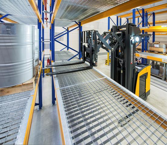 New Series 2 reach truck