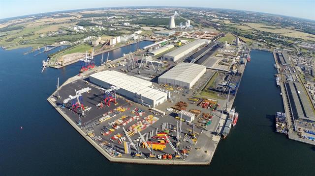 Liebherr consolidates at Rostock